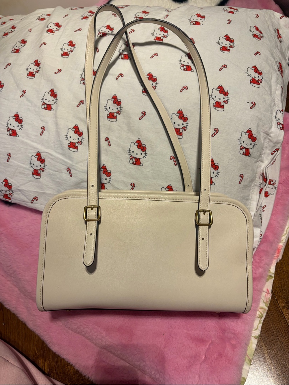 Coach Swinger Zip Cream Leather Shoulder Bag with Gold Hardware